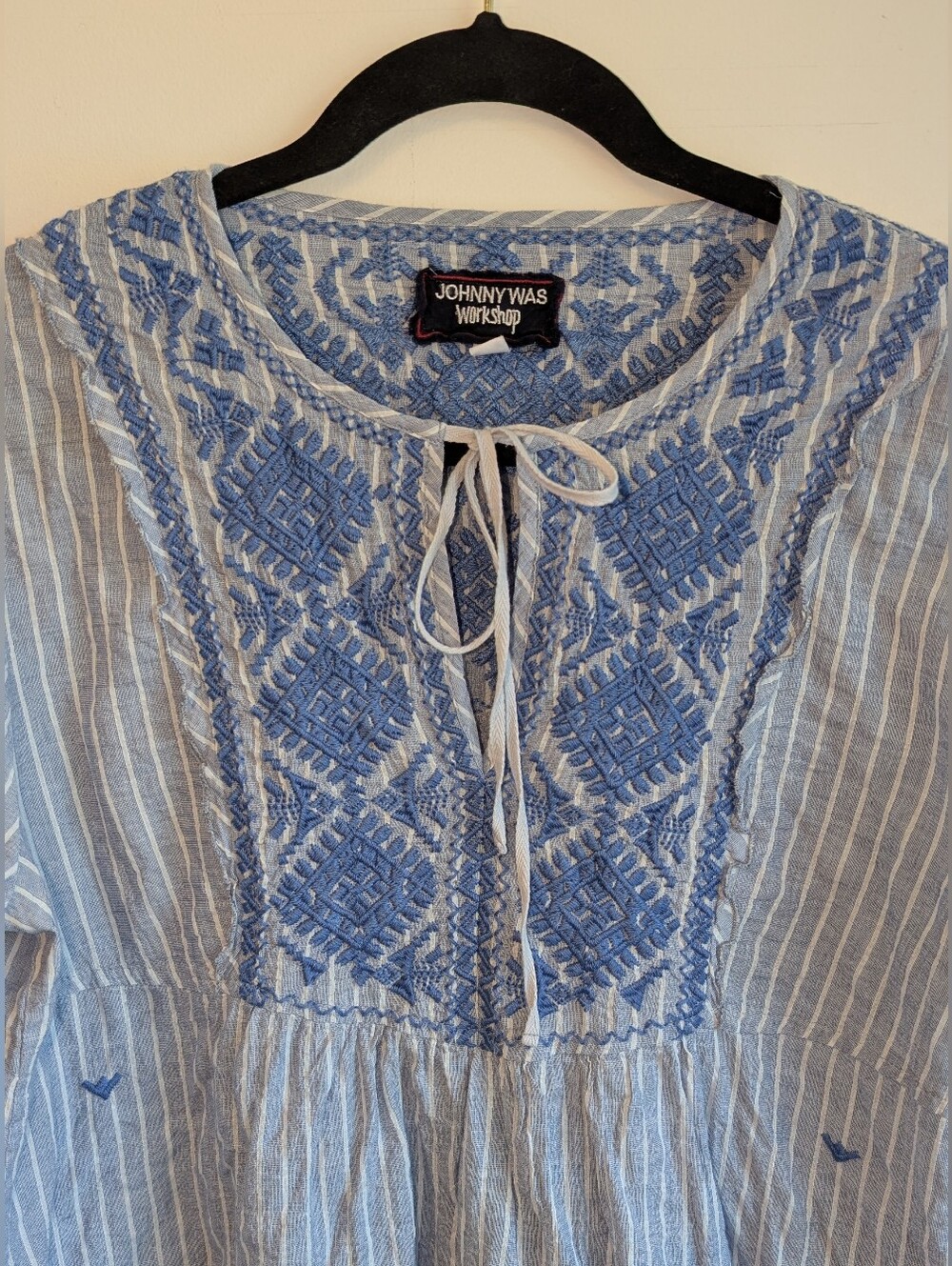 Johnny Was blue and white embroidered tunic Dress - Picture 2 of 9
